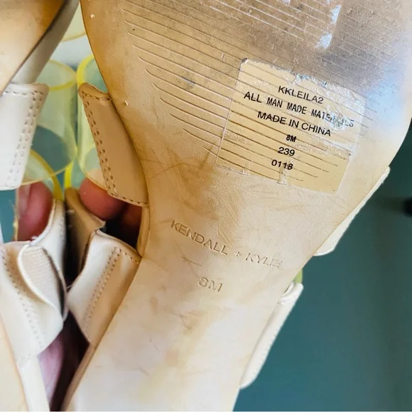 Kendall + Kylie Leila 3 Band Sandal Size 8 - Picture 9 of 9